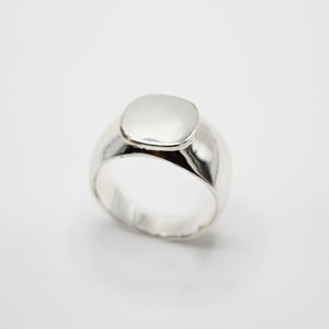 Elizabeth + George Frost Classic Oversized Signet Ring