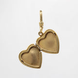Vintage Chic 10 Karat Goldfilled Open & Shut Classic Heart Locket